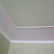 Comment peindre le papier peint au plafond selon les instructions