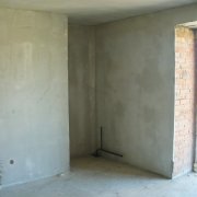 Préparation des murs pour le plâtre décoratif: comment le faire vous-même