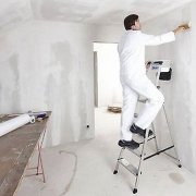 Préparer les murs pour le papier peint: faites-le vous-même