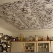 Plafond dans la cuisine: options pour le matériau de finition