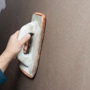 Types de plâtre pour murs: à considérer en détail