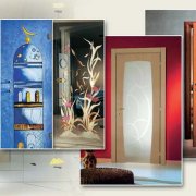 Décoration de porte intérieure: types de matériaux de décoration