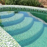 Revêtement de piscine en mosaïque: idées de conception