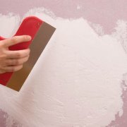 Comment plâtrer les murs sous le papier peint