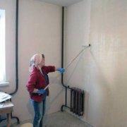 Préparation des murs pour le mastic selon la technologie
