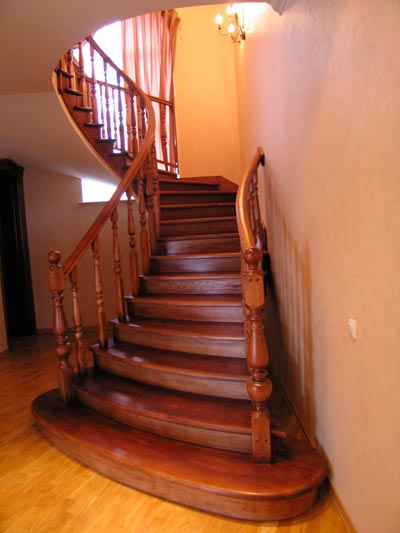 Finition escalier entièrement en bois