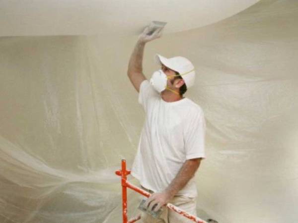 Mastic pour le plafond à peindre